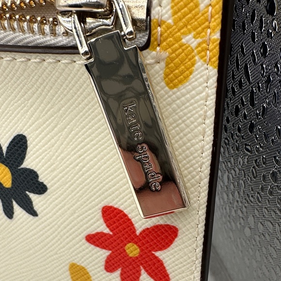 NWOT Kate Spade White Floral Clutch - Picture 5 of 7